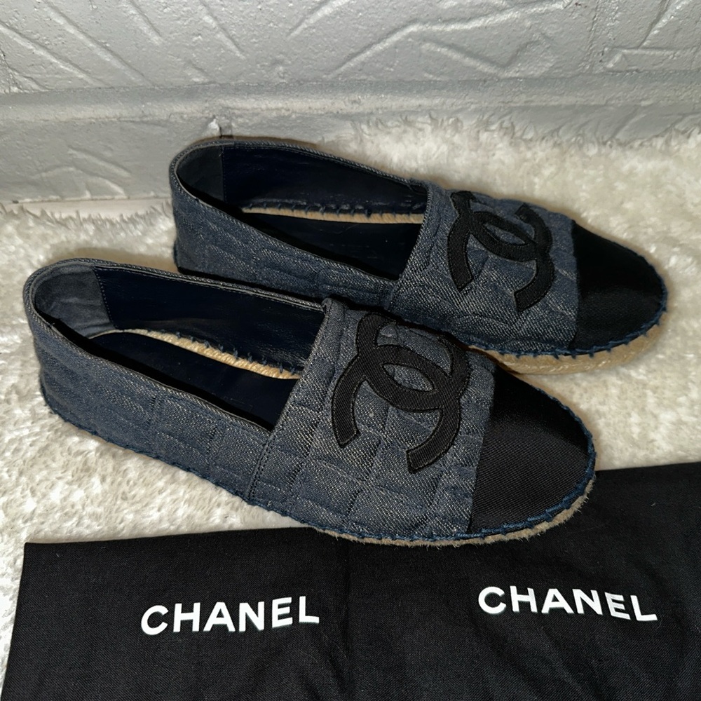 Chanel Denim Blue and Black CC Espadrille Size 37 - Picture 4 of 13